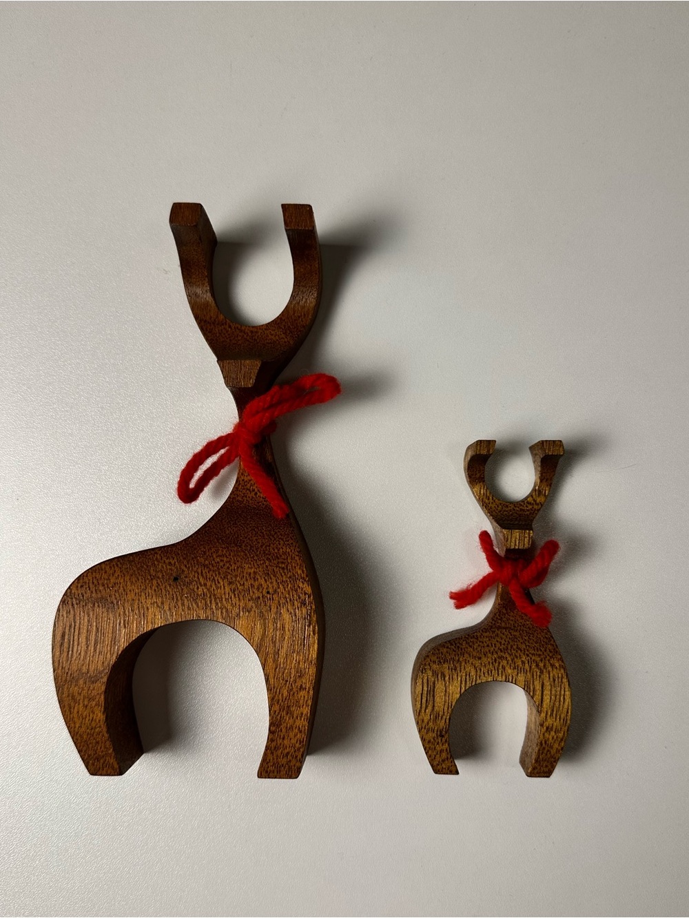 Vintage MCM Scandinavian/Danish-style Wooden Reindeer Mother & Fawn Figurine Set - Picture 11 of 13